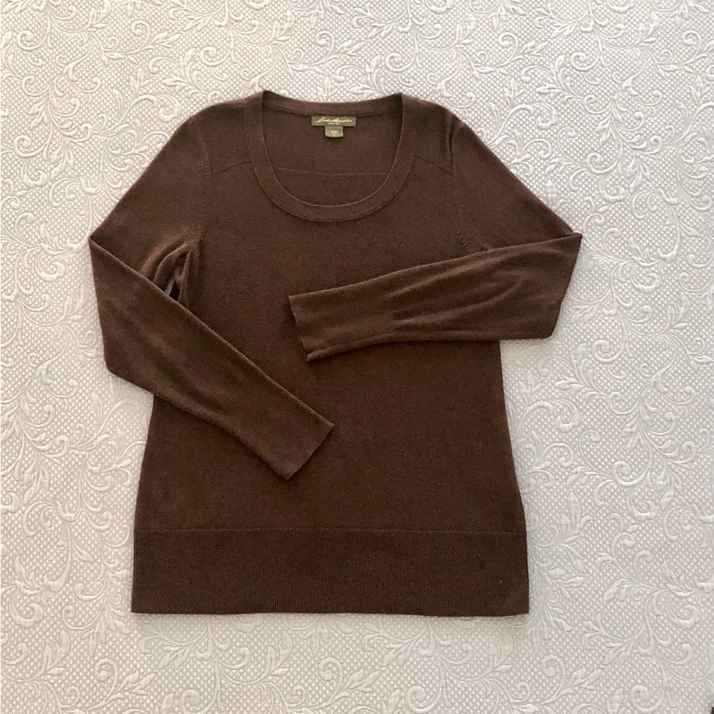 Eddie Bauer brown sweater (women’s/men’s) size medium.